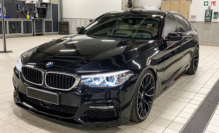 BMW 5 sarja G30 G31 M sport Puskurin Etulippa UGM BMW 5 sarja G30 G31 M sport Puskurin Etulippa UGM